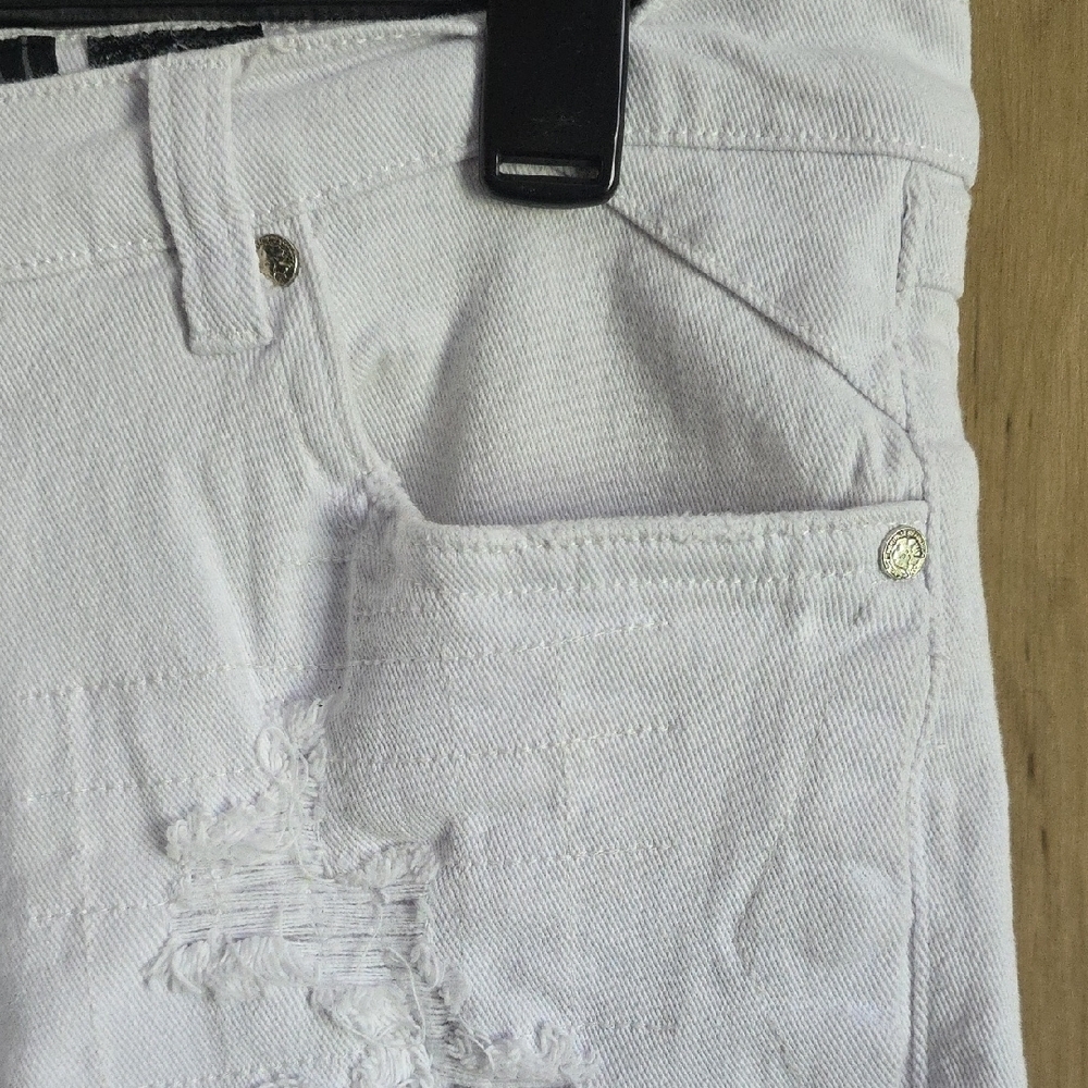 (J41) Men's White Distressed Jean Shorts with Paint Splatter Sz 36 - Picture 3 of 8